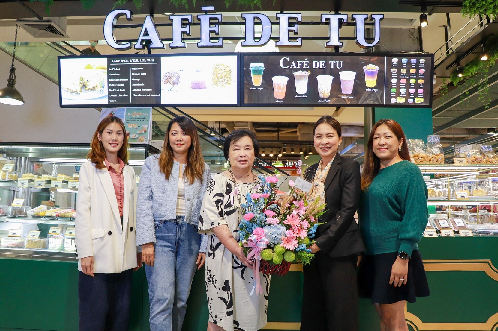 พาราไดซ์ พาร์ค ยินดี ร้านขนมเค้กชื่อดัง Café De Tu ปรับโฉมใหม่